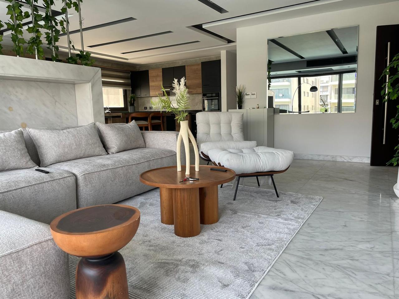 Lake View Residence – 3 Bedroom Serviced Apartment in New Cairo (Fifth Settlement) with Balcony & Parking